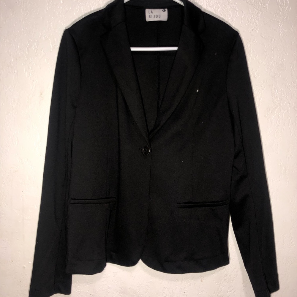 BLACK BLAZER